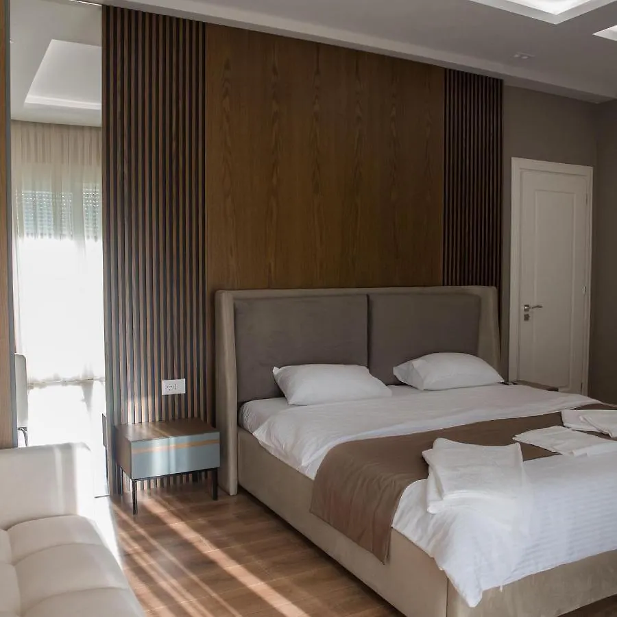Panda Apartament Korce Appartamento